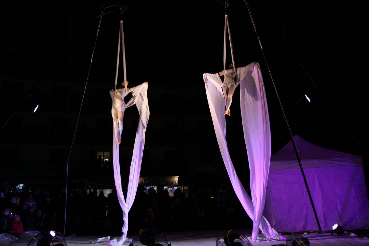 Artistes magicien échassier maquilleuse spectacle caricaturiste show  nice var cannes vence mougins monaco