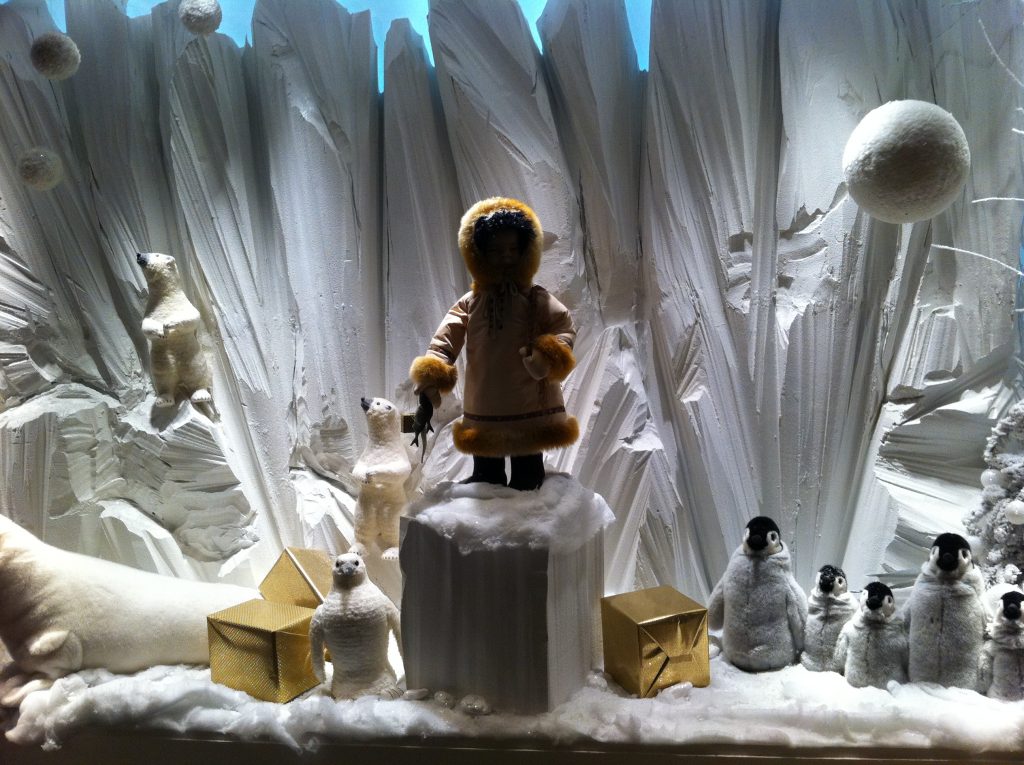 Organisation événement production événementiel artiste arbre de noel décoration Organisation événément production arbre de noel team building soirée animations gonglable animations enfants artistes nice canne menton monaco mougins juan les pins vence