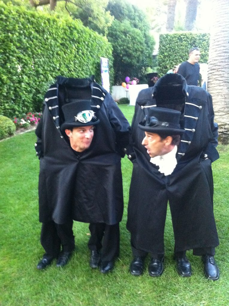 Organisation événement production événementiel artiste arbre de noel décoration Organisation événément production arbre de noel team building soirée animations gonglable animations enfants magicien artistes nice canne menton monaco mougins juan les pins vence