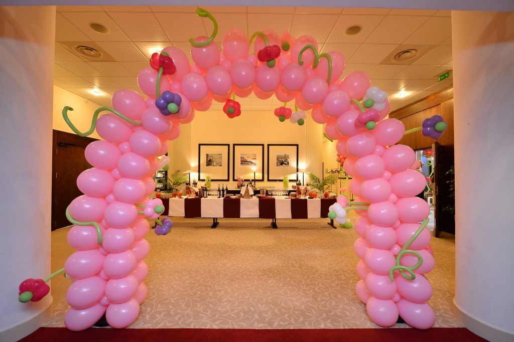 Organisation événement production événementiel artiste arbre de noel décoration Organisation événément production arbre de noel team building soirée animations gonglable animations enfants nice canne menton monaco mougins juan les pins vence