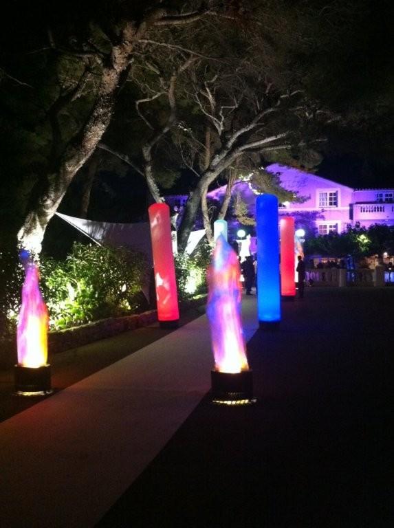 Organisation événements décoration team building jeux arbre de noel spectacle (7) Organisation événément production arbre de noel team building soirée animations gonglable animations enfants artistes père noel nice canne menton monaco mougins juan les pins vence